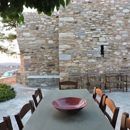 Bazeos Tower @ Naxos Apartament *