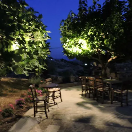 Bazeos Tower @ Naxos Apartament *